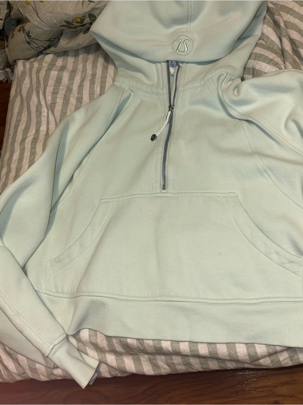 lululemon athletica women’s Half-Zip Hoodie - Mint Cropped